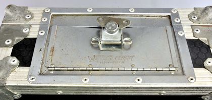 various-Swan flightcase (for DJ mixer etc)